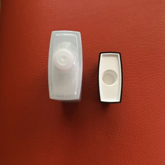 CHANEL DÉMAQUILLANT YEUX INTENSE Gentle Bi-Phase Eye Makeup Remover - Picture 4 of 7